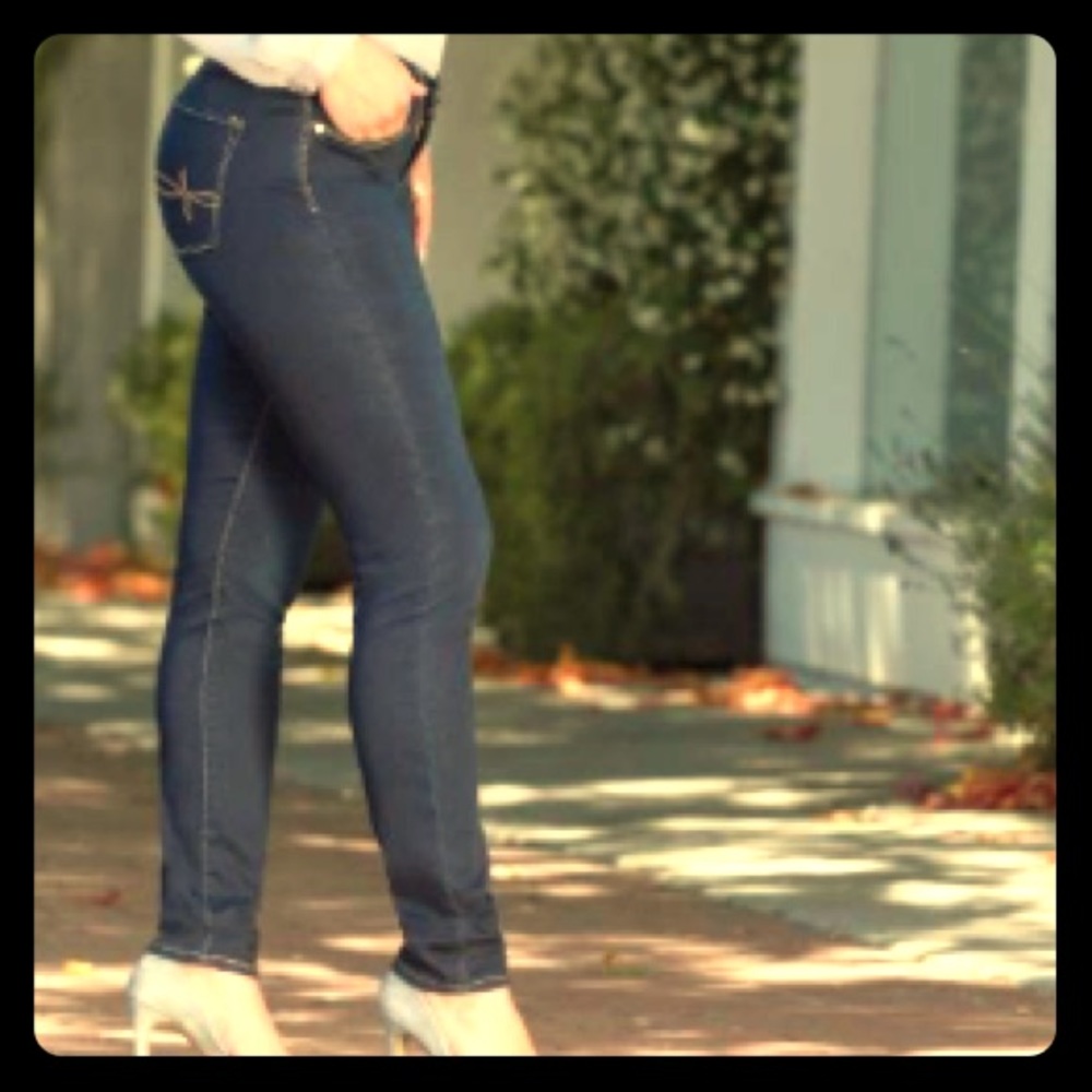 Levi Denizen curvy skinny jeans women’s Sz 31x32